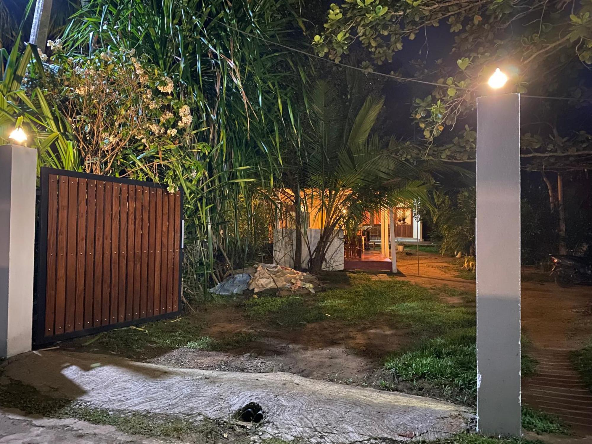 Talalla Ocean Beach Bungalow Matara Exteriör bild